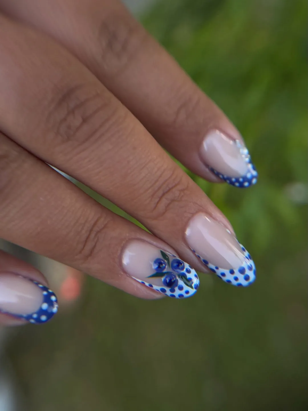 French à pois bleus et fleur, création sur-mesure