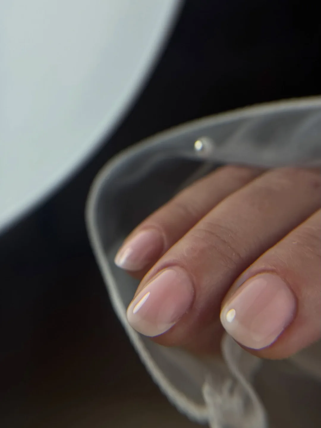 French inversée tout en douceur sur ongles courts