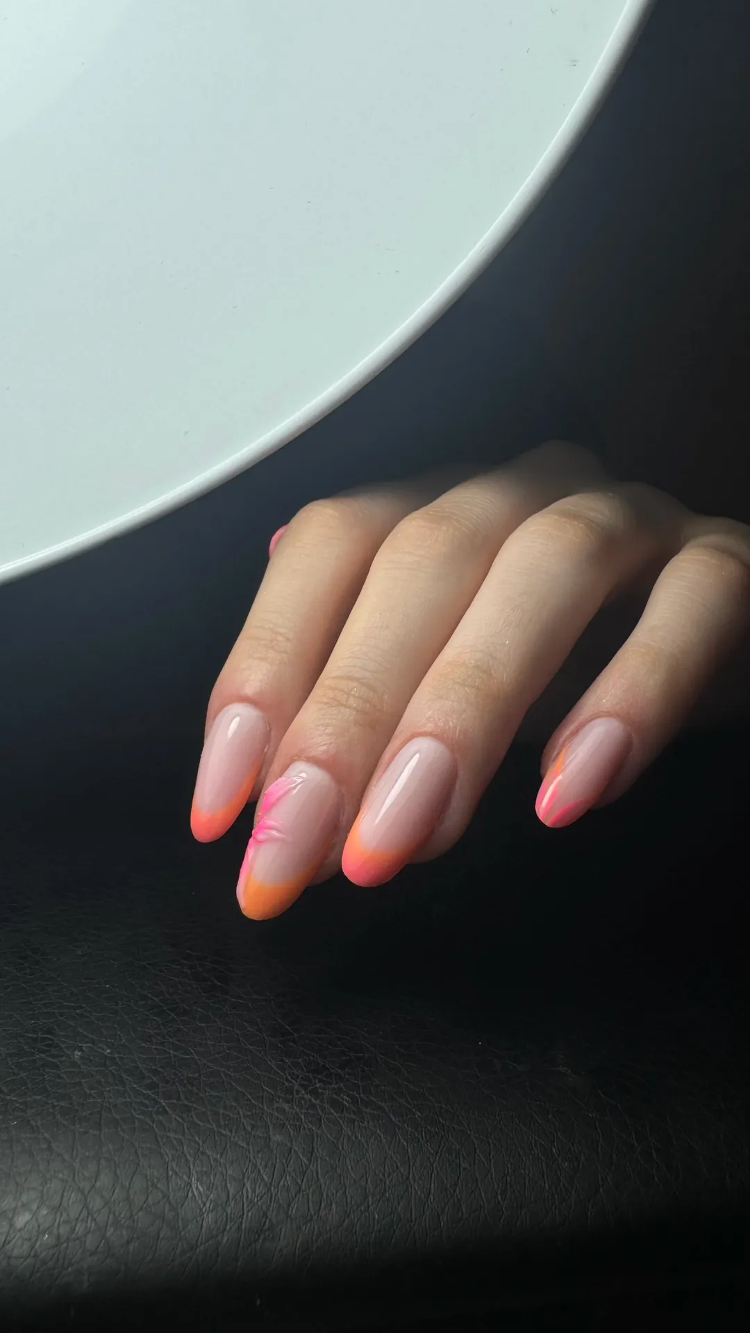 Nail art dégradé multicolore