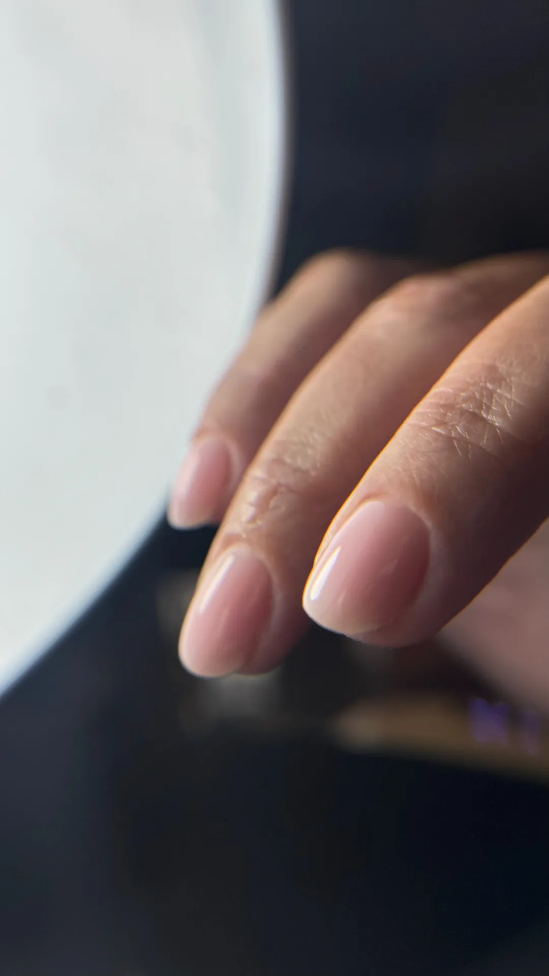 Vernis nude naturel — manucure soignée