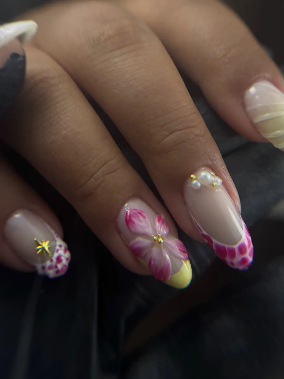 Fleur rose peinte à main levée, french léopard rose et perles